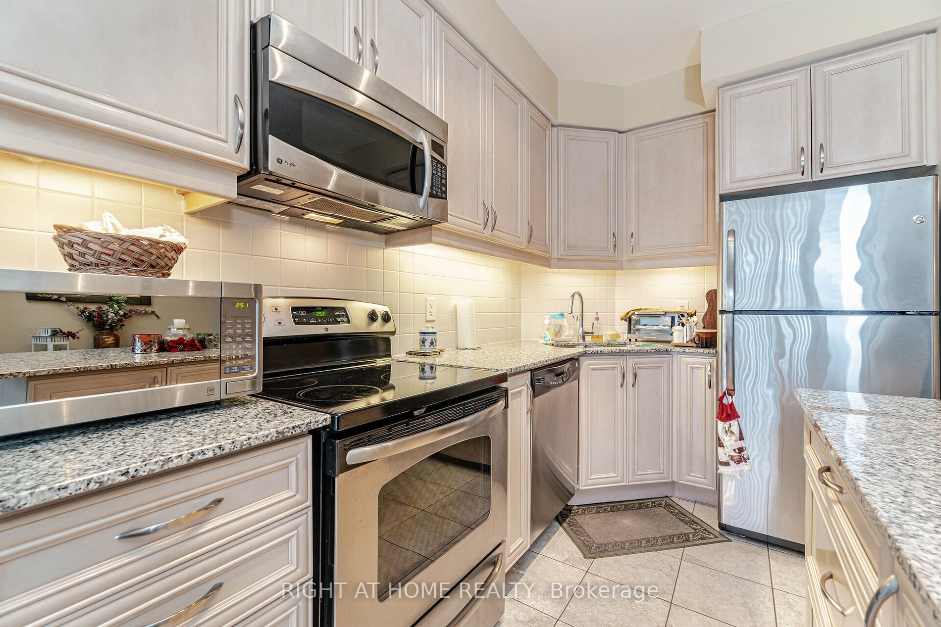 223 Webb Dr 202