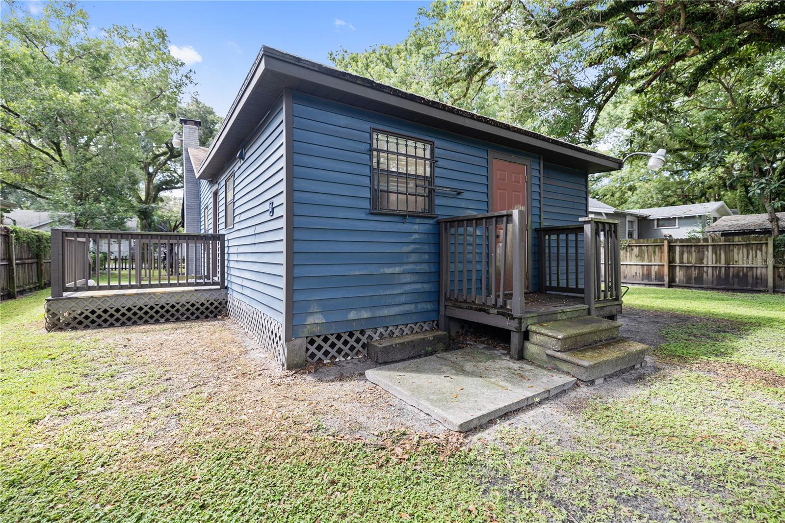 1206 E Louisiana Avenue