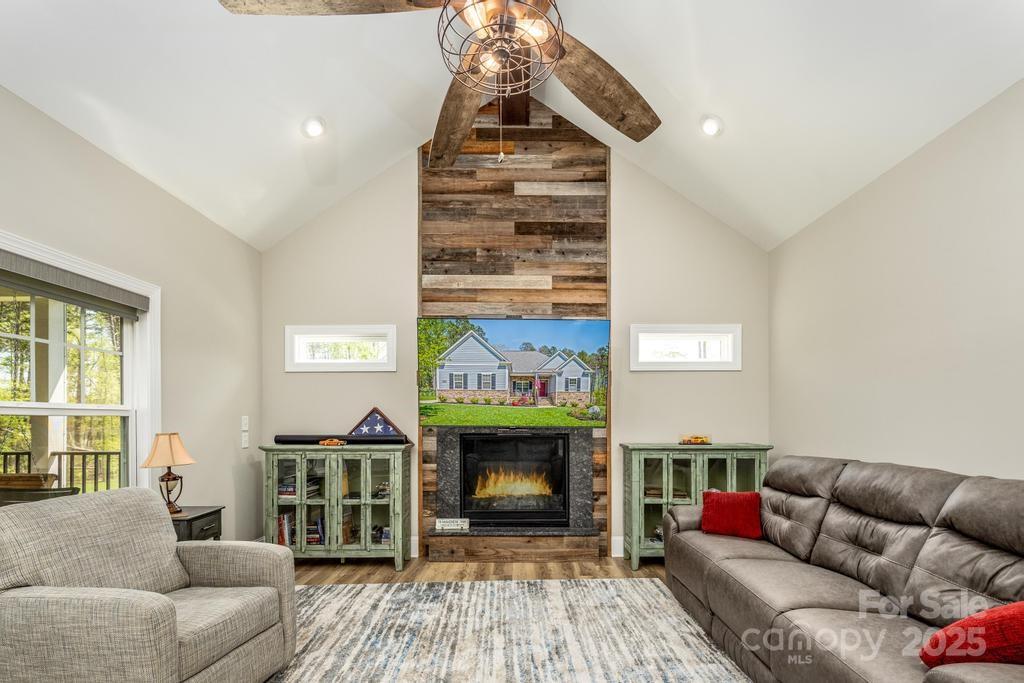 4594 N Wynswept Drive