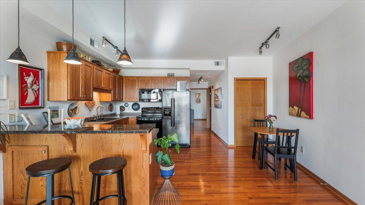 15 Minnesota Street E 203