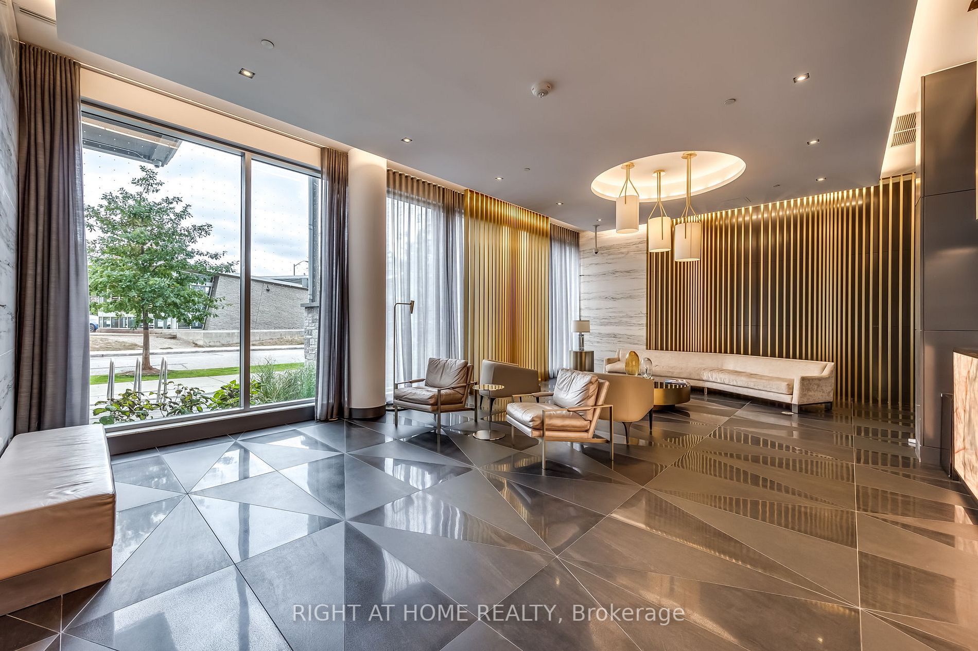 7 Kenaston Gdns 901