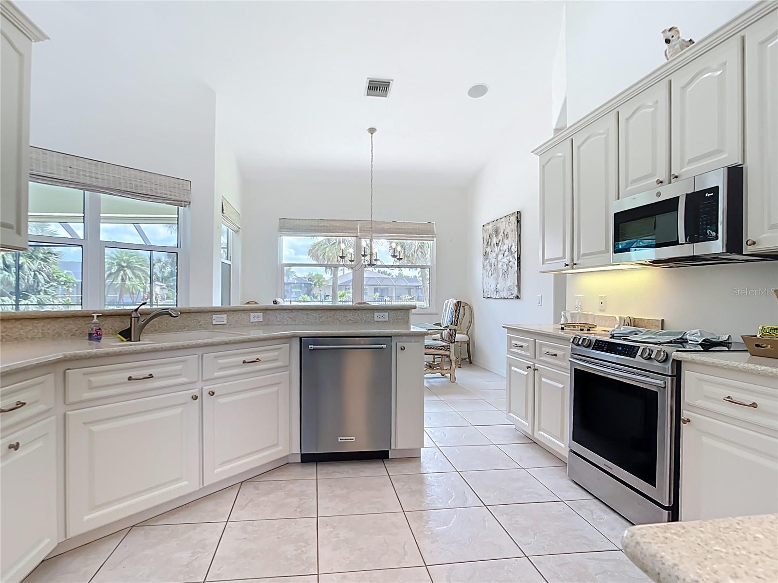 613 Boundary Boulevard