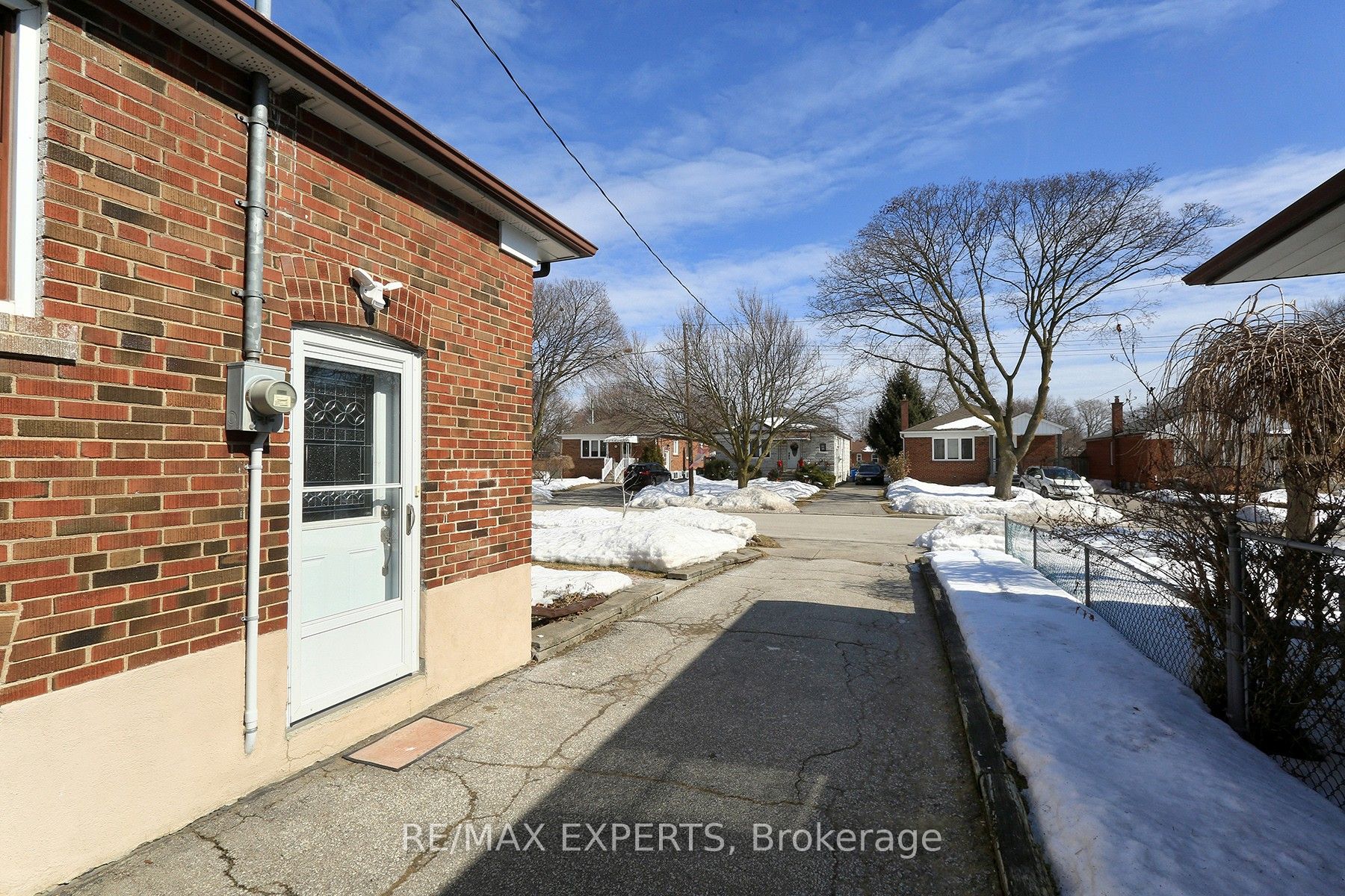 100 North Carson St UPPER