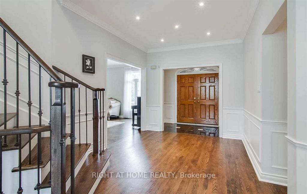 6 Dewbourne Ave