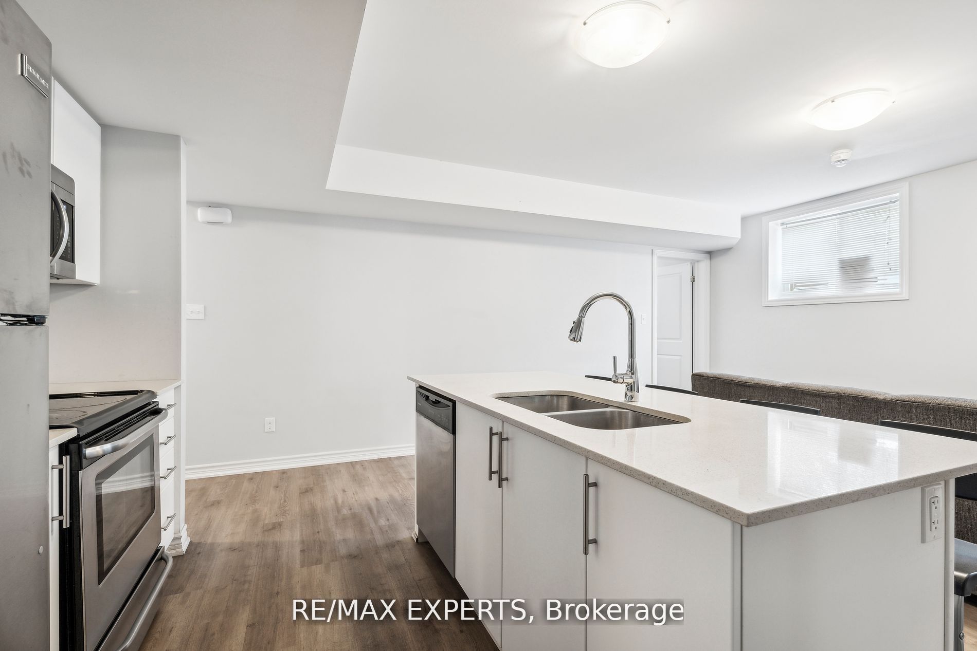 246 Penetanguishene Rd 13