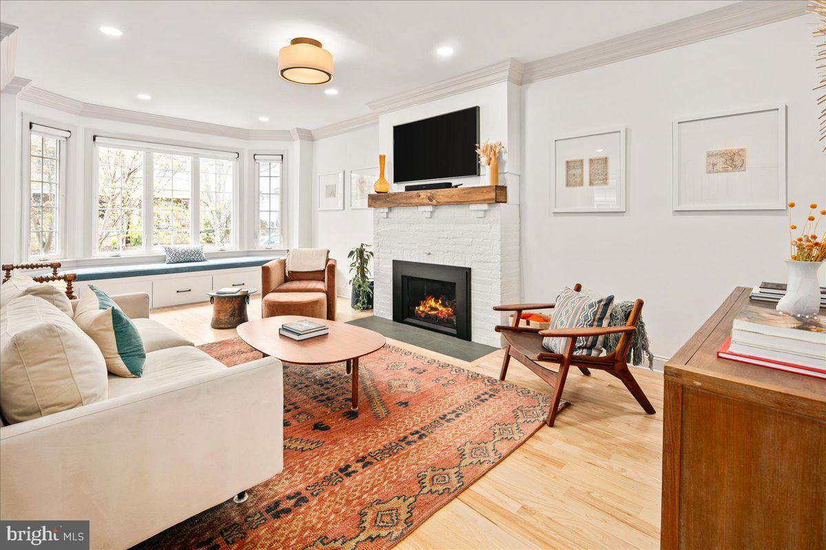 1509 Van Buren St NW  