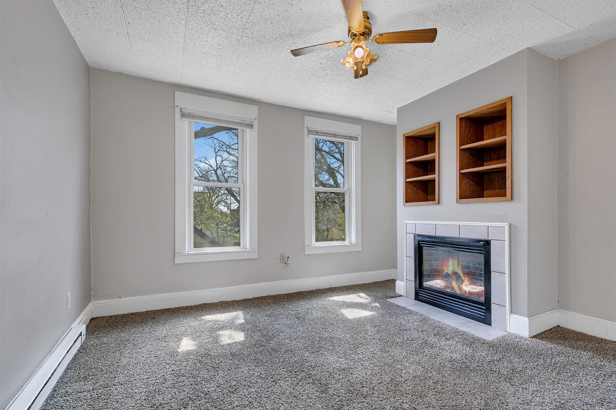 215 3rd Avenue NE