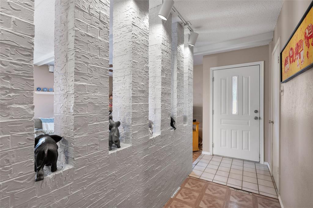 702 Hillside Drive
