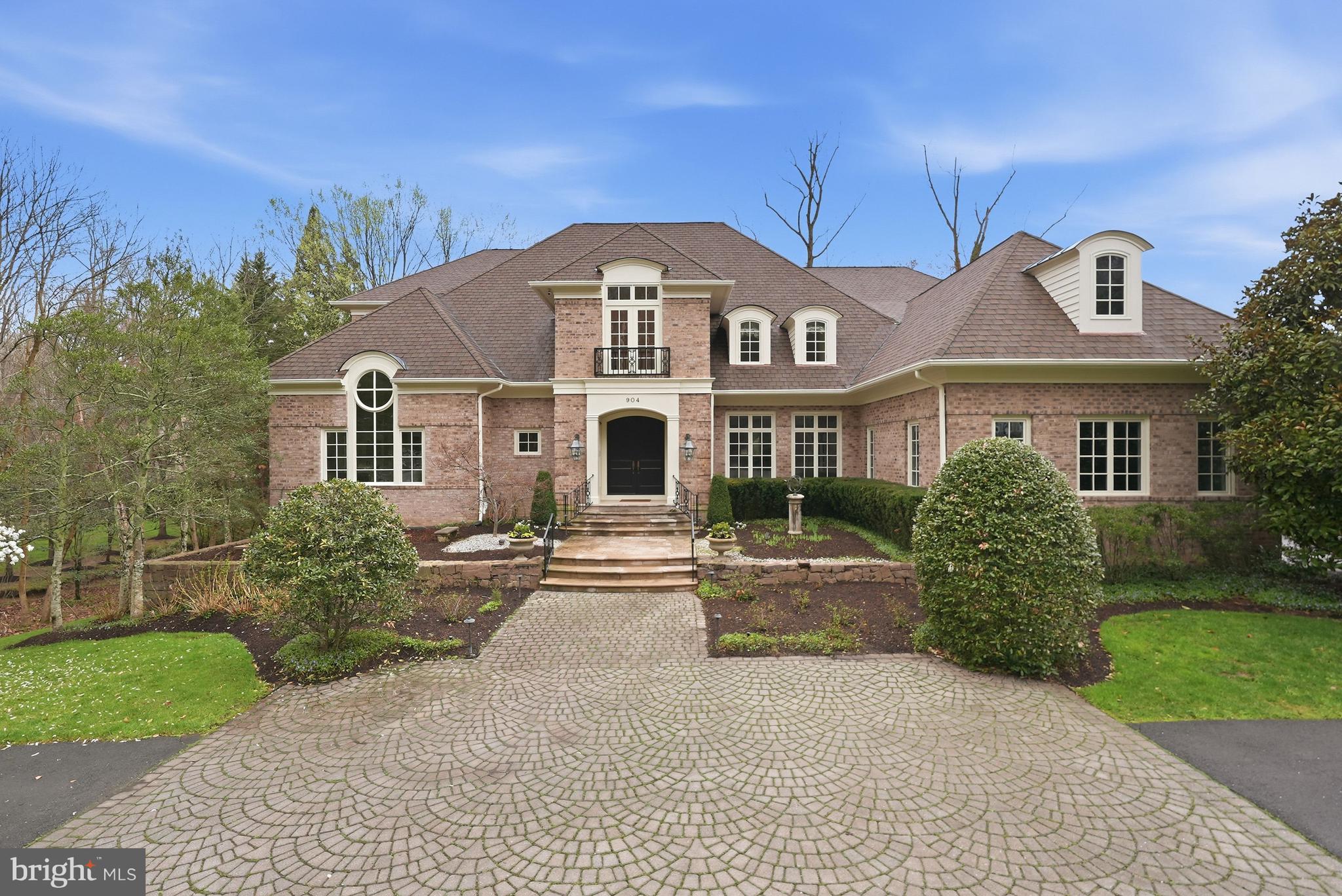 904 Mackall Ave  