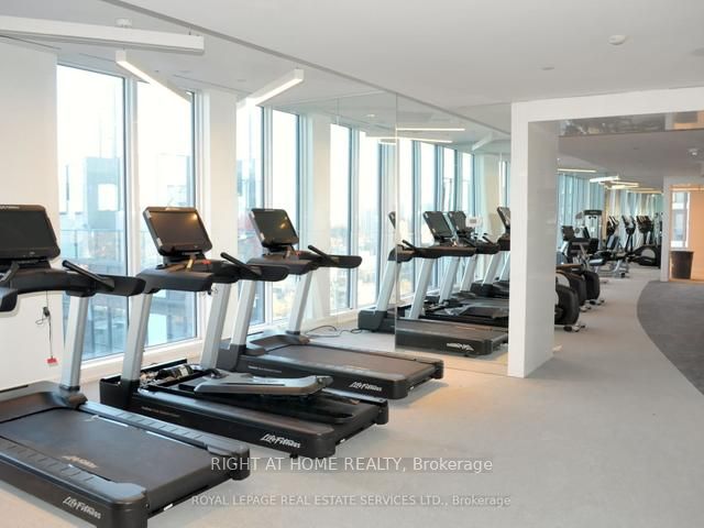 251 Jarvis St 1126