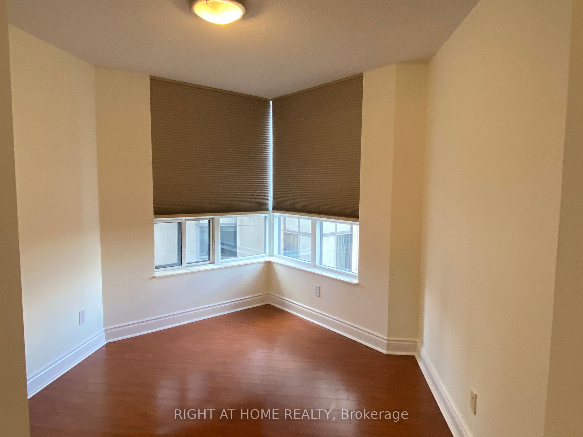 5 Northtown Way 1312