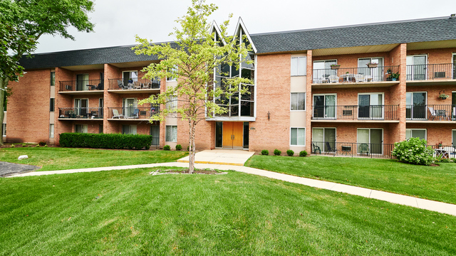 Nothing to do just move -in. This beautifully recently (2019) updated 2-bedroom condo is a must see! Easy access to both Metra & the tollway, outstanding schools, parks, shopping plus everything that Downtown Naperville has to offer.  This condo is located in an elevator building in a subdivision with lots of green space and a pool that's the perfect place to unwind.  Some of the recent updates (2019) include beautiful laminate floors, vinyl sliding door and vinyl windows throughout, kitchen cabinets, granite countertops, updated bathroom and much more.