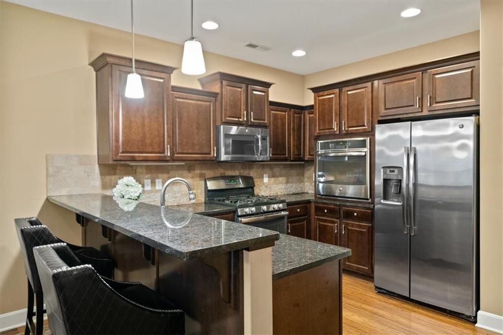 5614 Chimney Rocks Circle