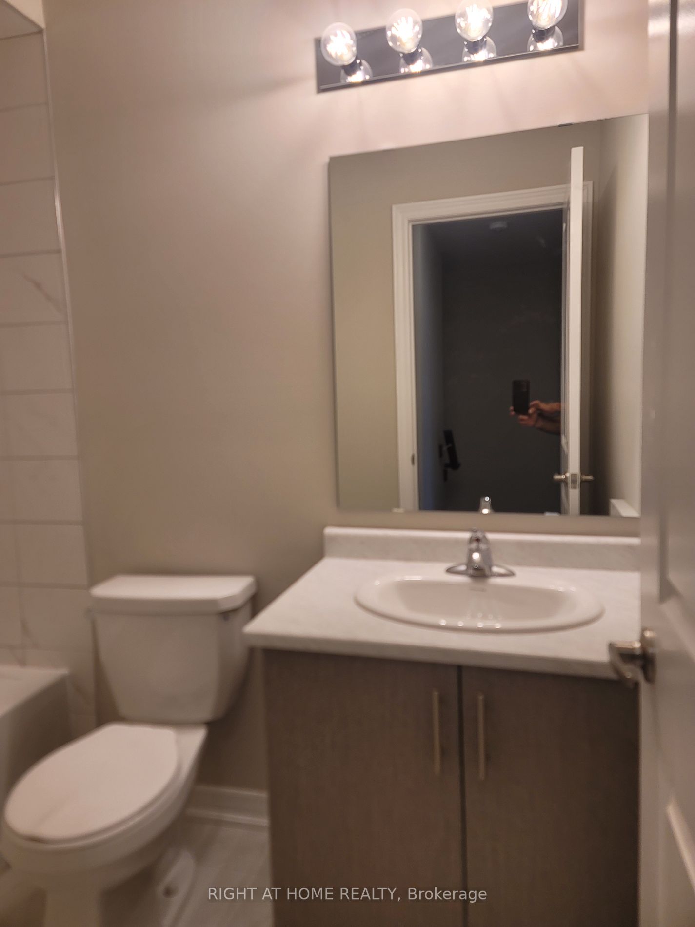 37 Mia Dr
