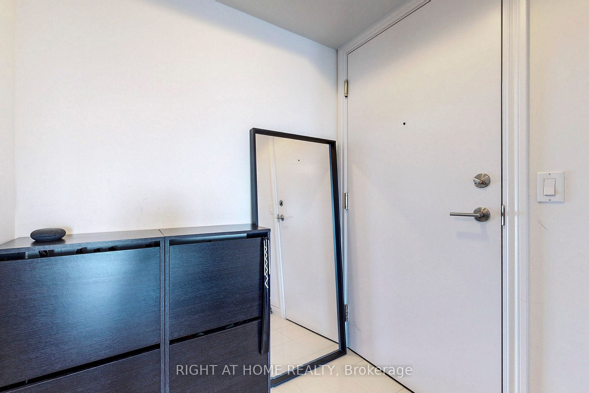 50 Town Centre Crt 1911