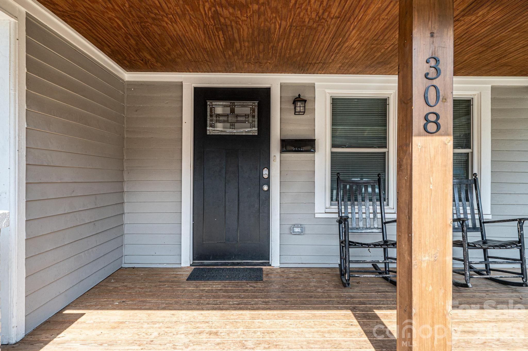 308 W Sycamore Street