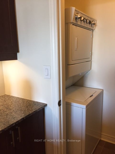 383 E Main St 520