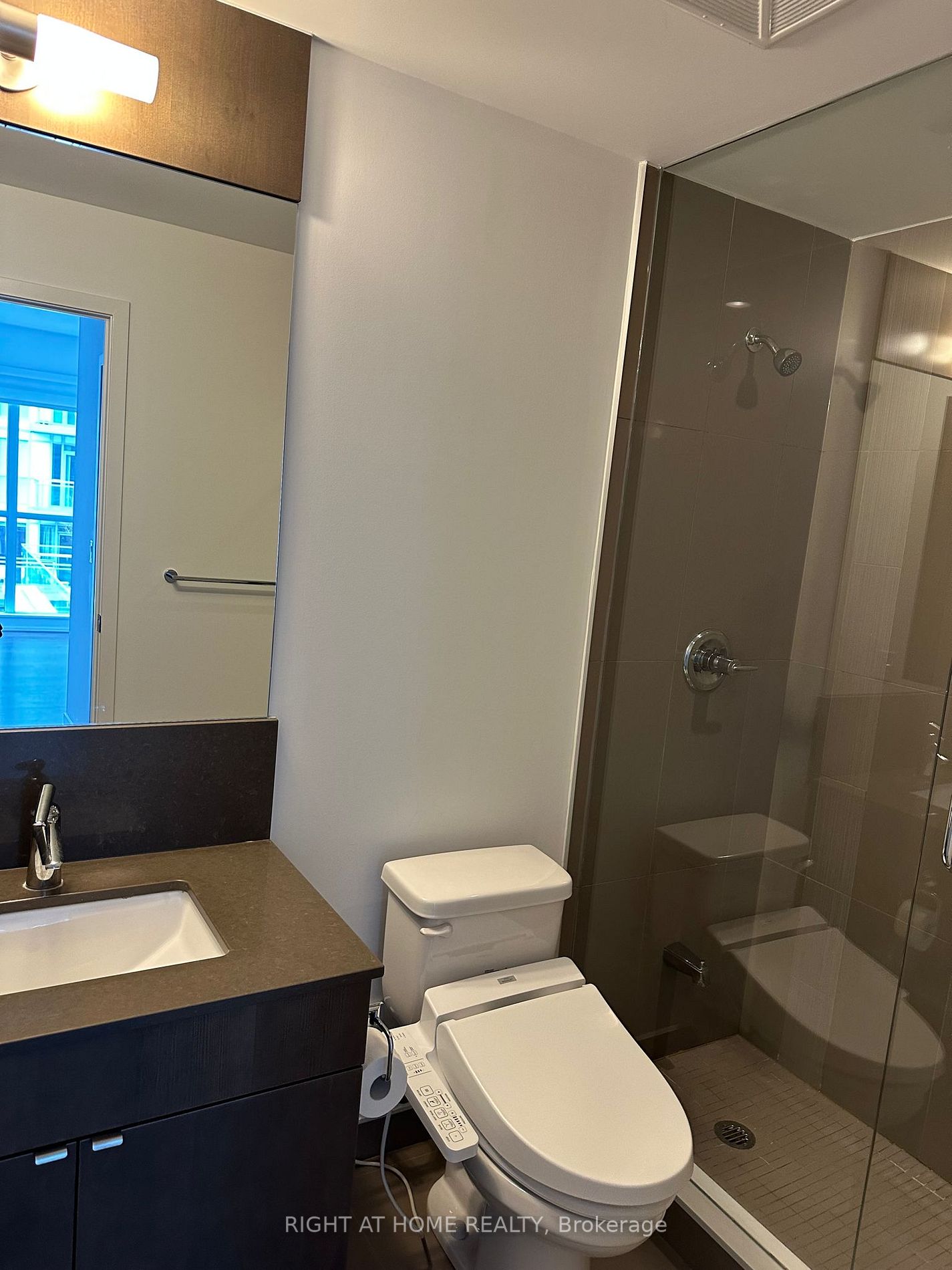 89 Dunfield Ave 907