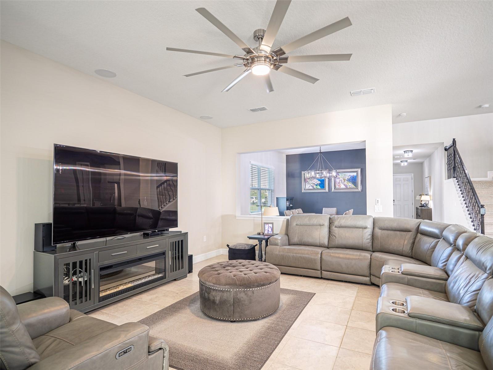 2206 Weatherly Way