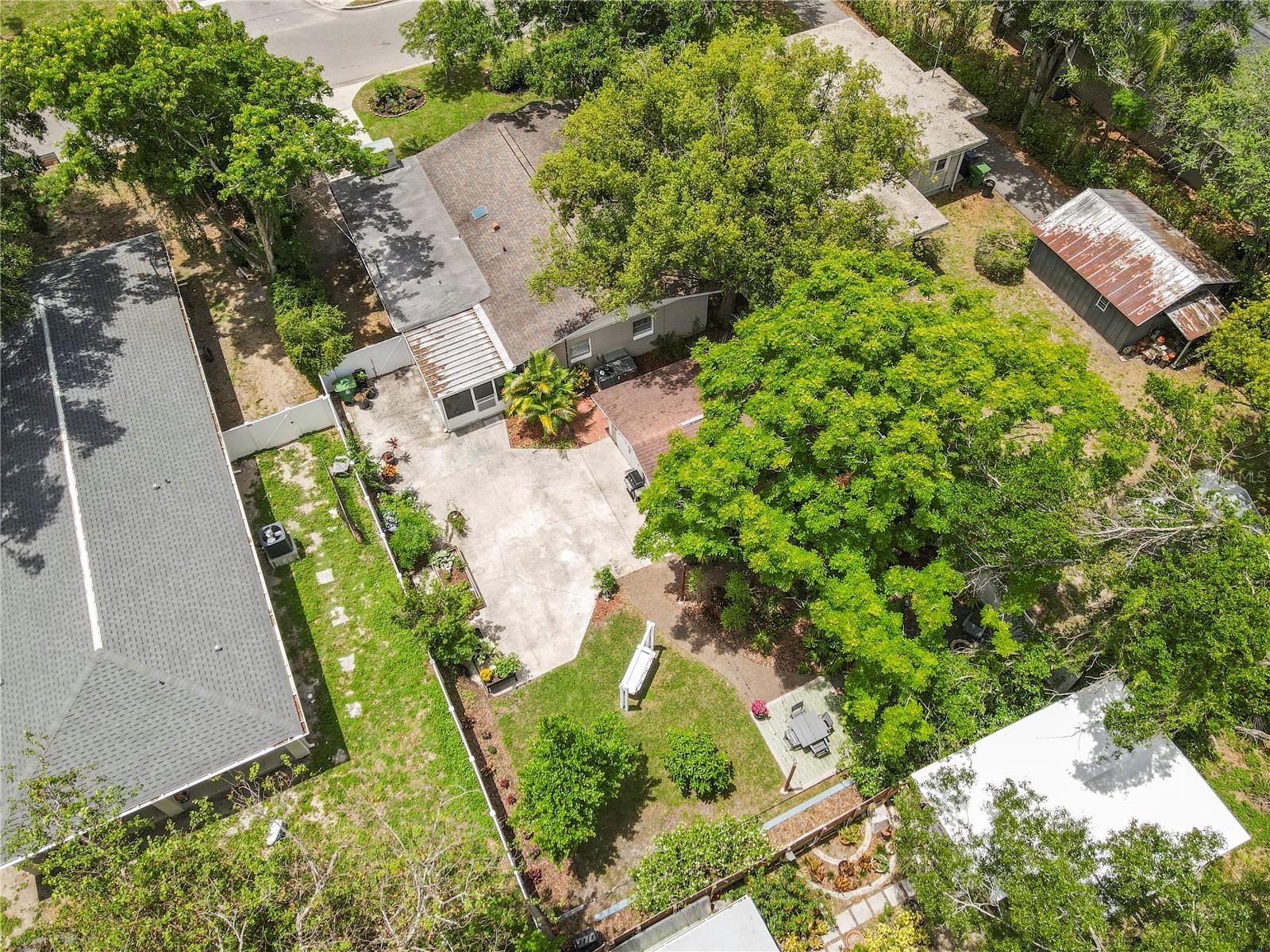 1226 E Henry Avenue