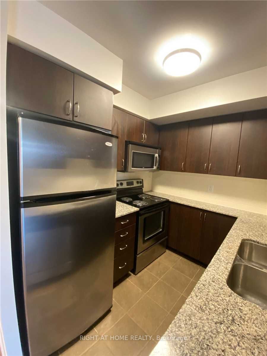 1060 W Sheppard Ave 1403