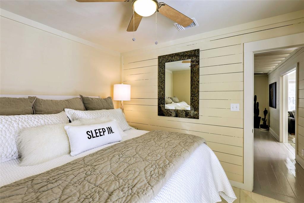 809 E Highway Street