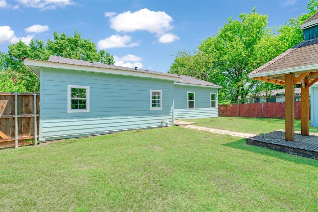 1100 Pine Bluff