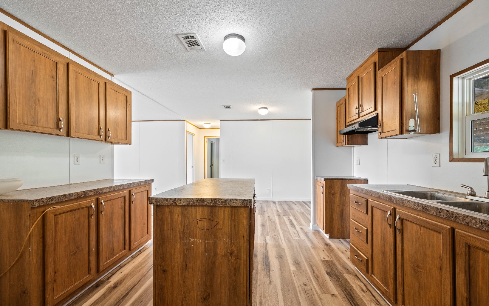 1935 NE Shady Oaks Rd