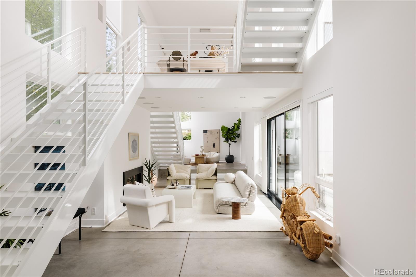 5916 S Sycamore Street