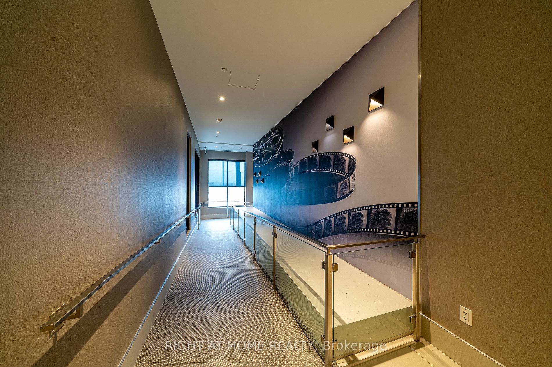 2550 N Simcoe St 2015