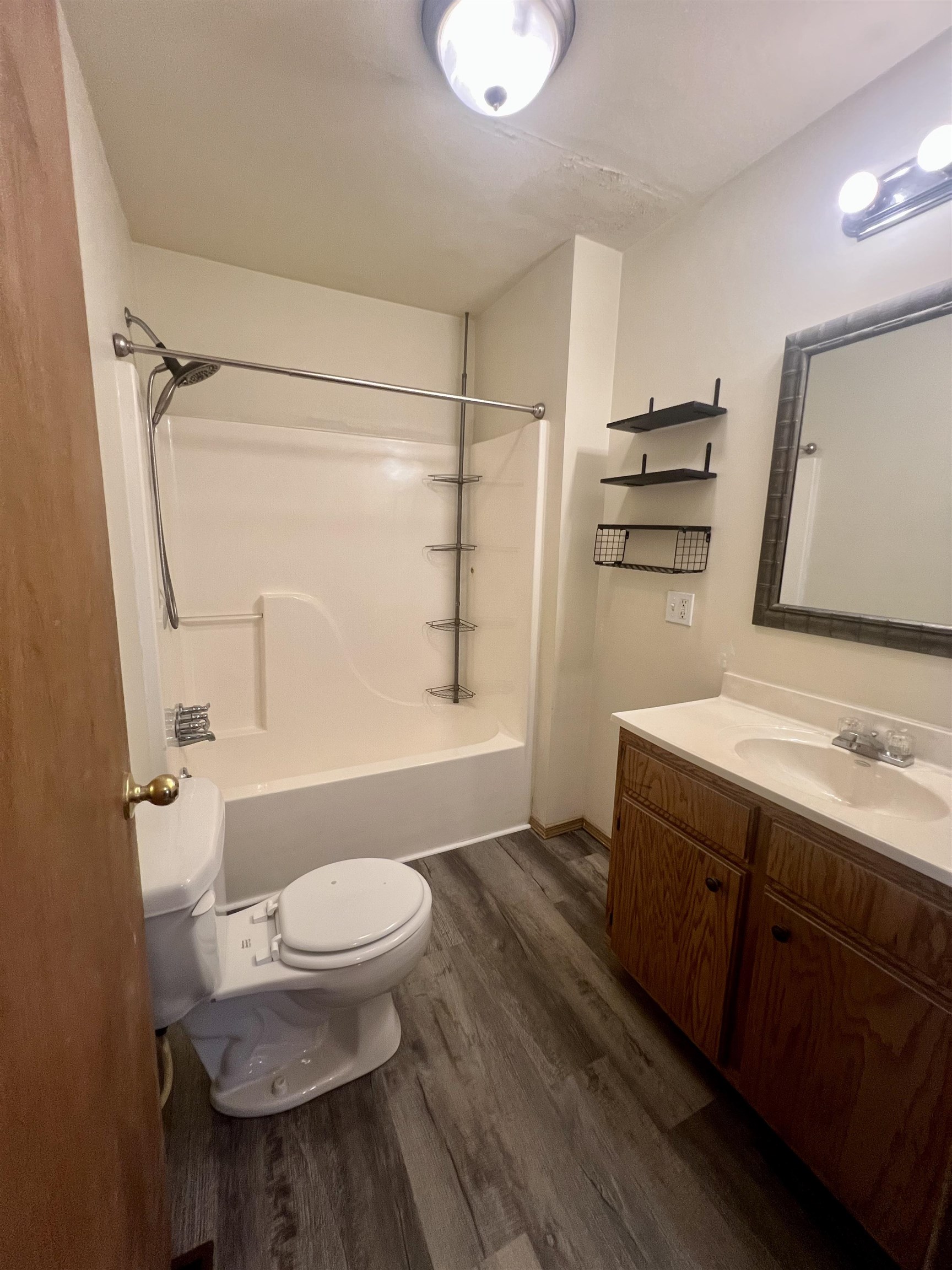 210 W Chestnut