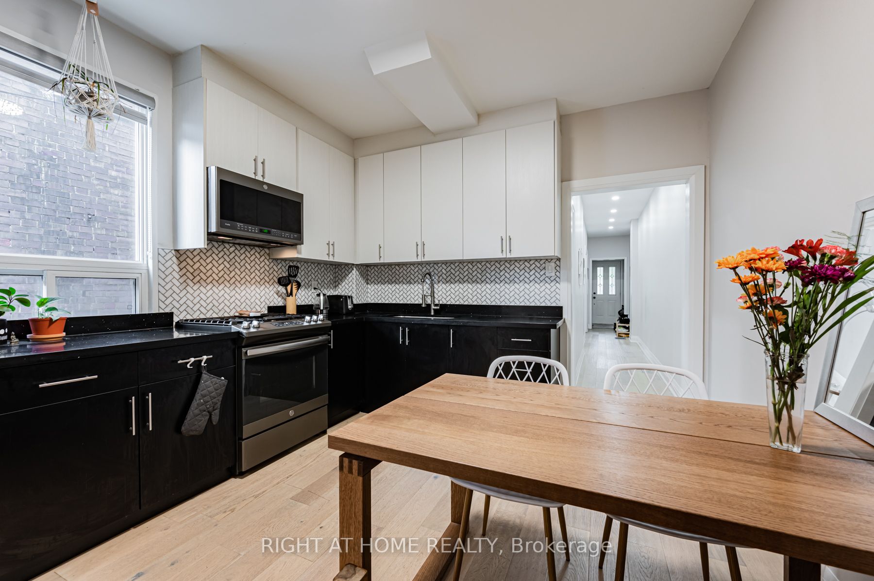 374 Crawford St Main