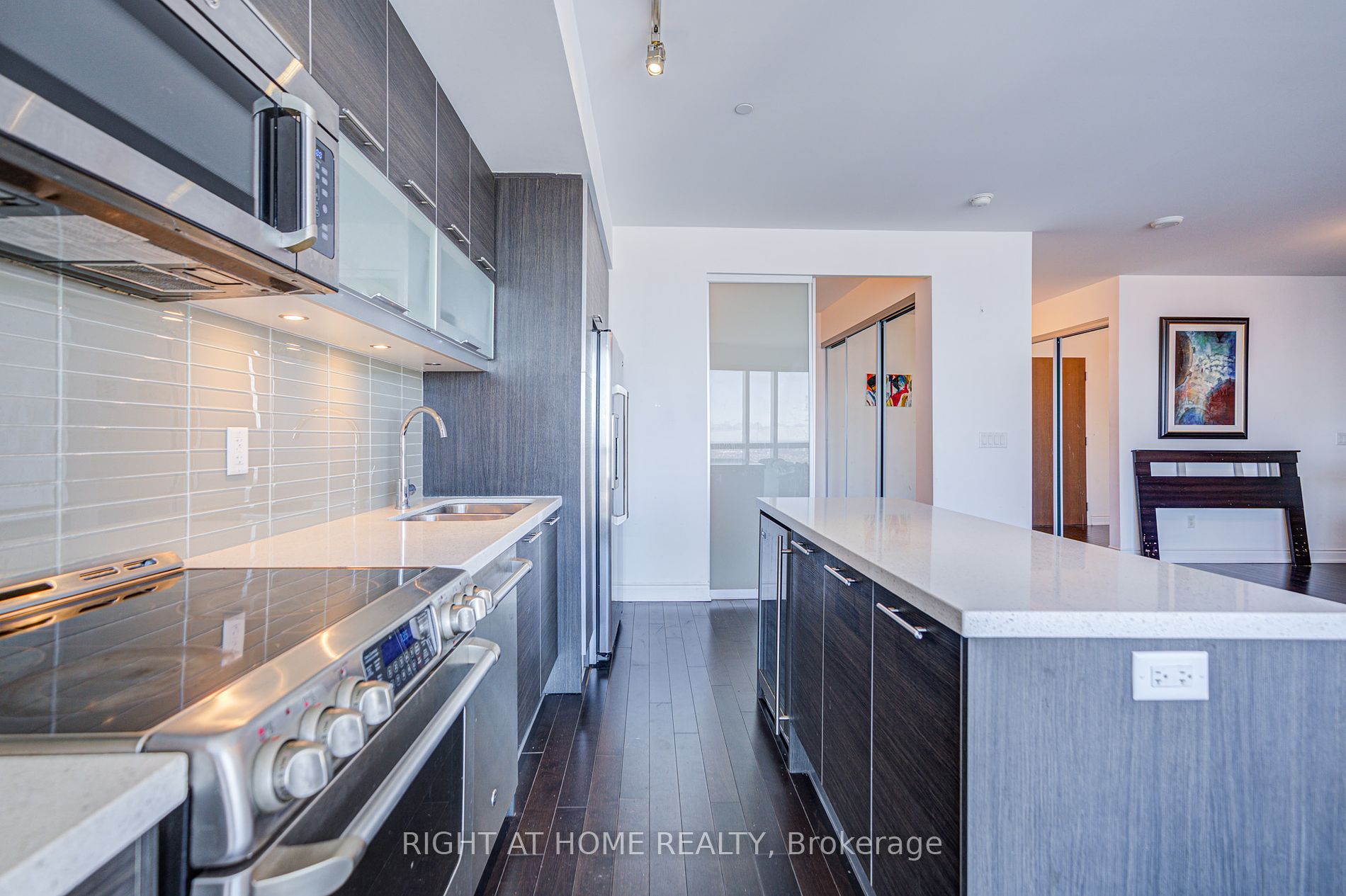 388 Yonge St 7405 B