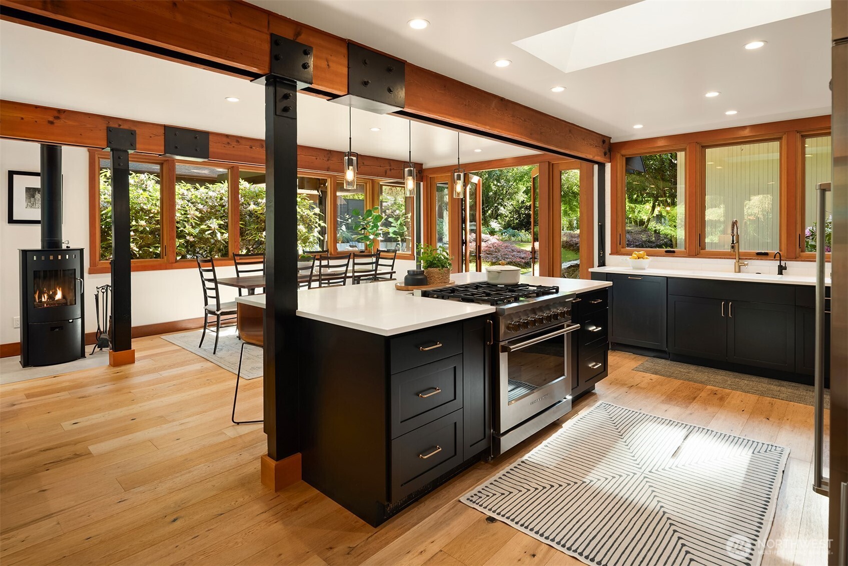 Oversized island and premium gas range