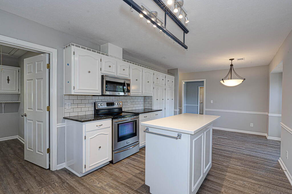 3 North Theri Ct