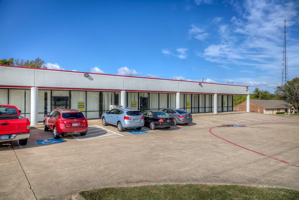 Prime commercial position just off I-30 and Belt Line Rd, directly across from Albertsons and new surrounding development. Excellent setup for an end-user or savvy investor. Property highlights include 5 brand-new HVAC units, 52 dedicated parking spaces, and established long-term tenants (water purification provider, massage studio, beauty salon, and retail storefront). Currently and end cap space of 4300 to 6500 Square feet is potentially available for a user.