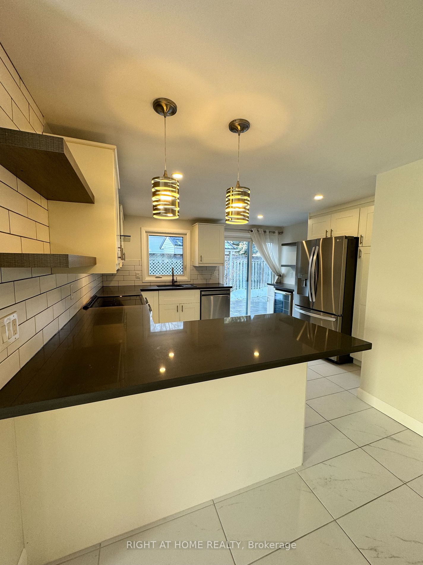 133 Lillian Cres Main