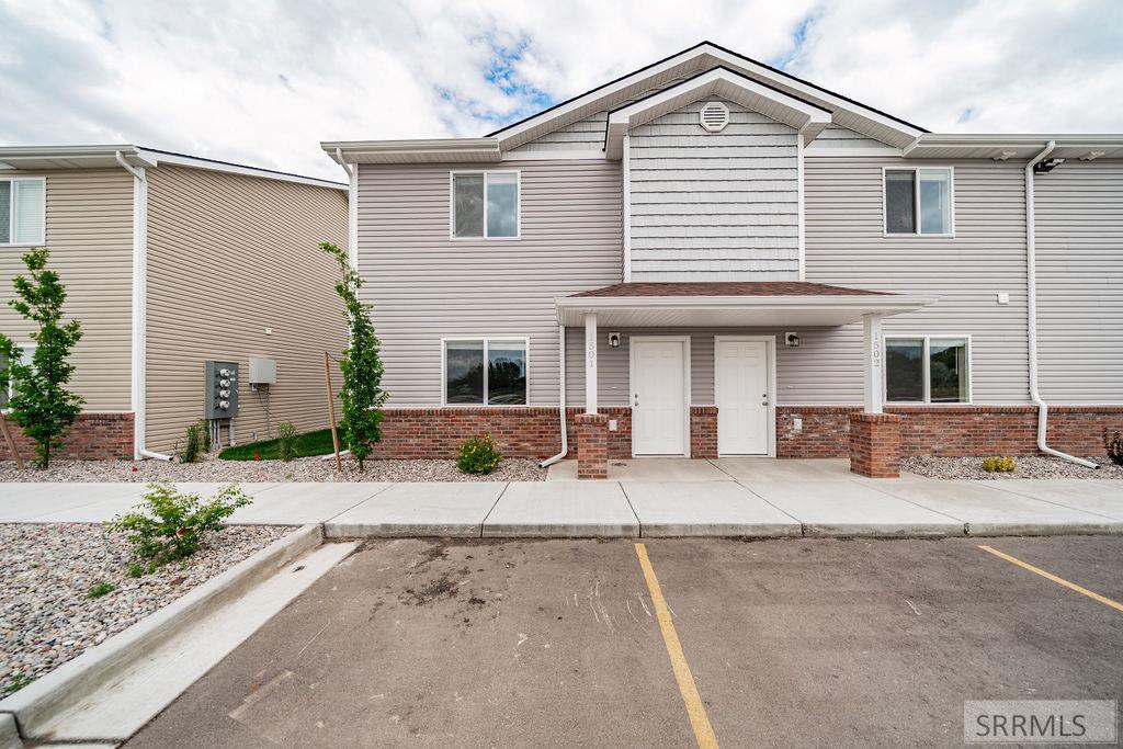 2015 1501 Lawrence Lane1501 