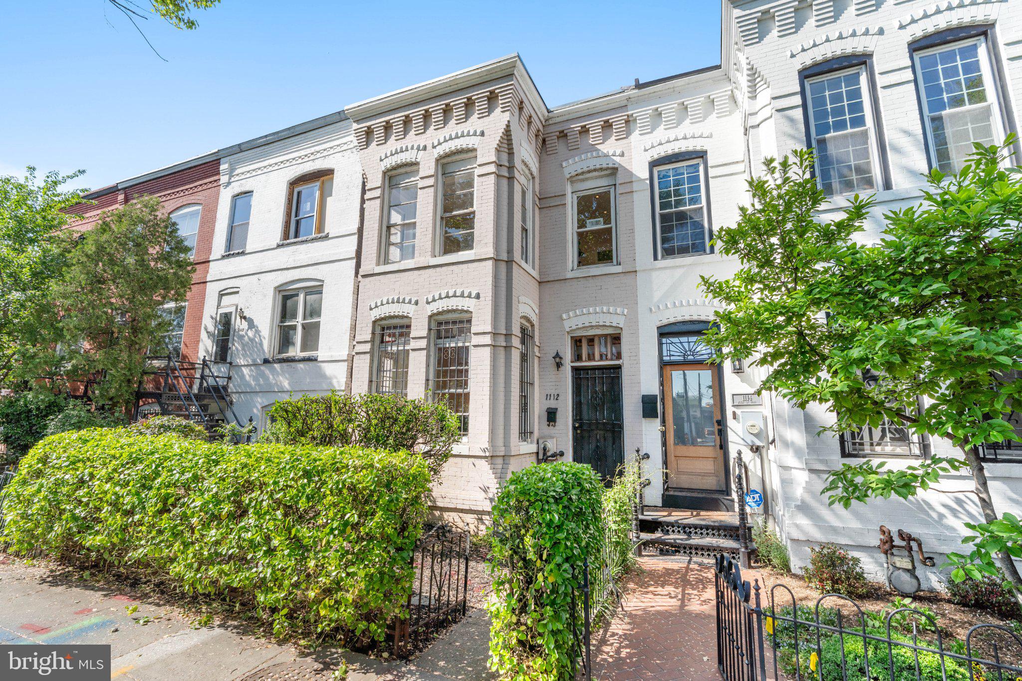1112 I St SE  