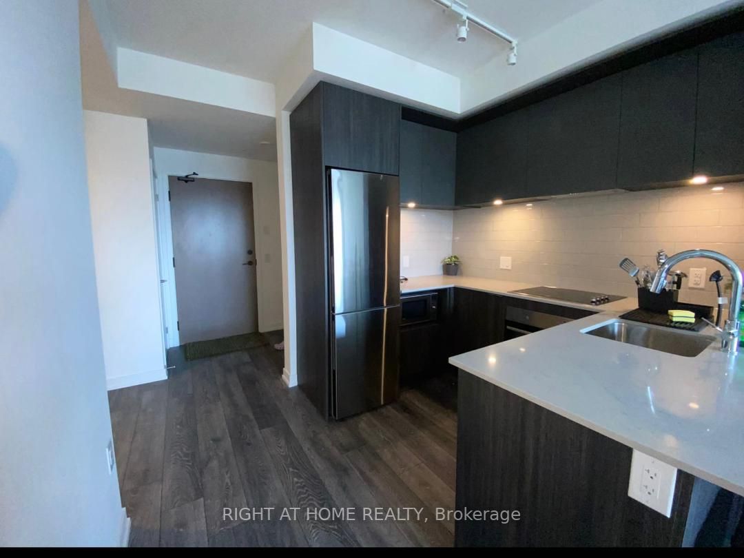 225 Sumach St 2407