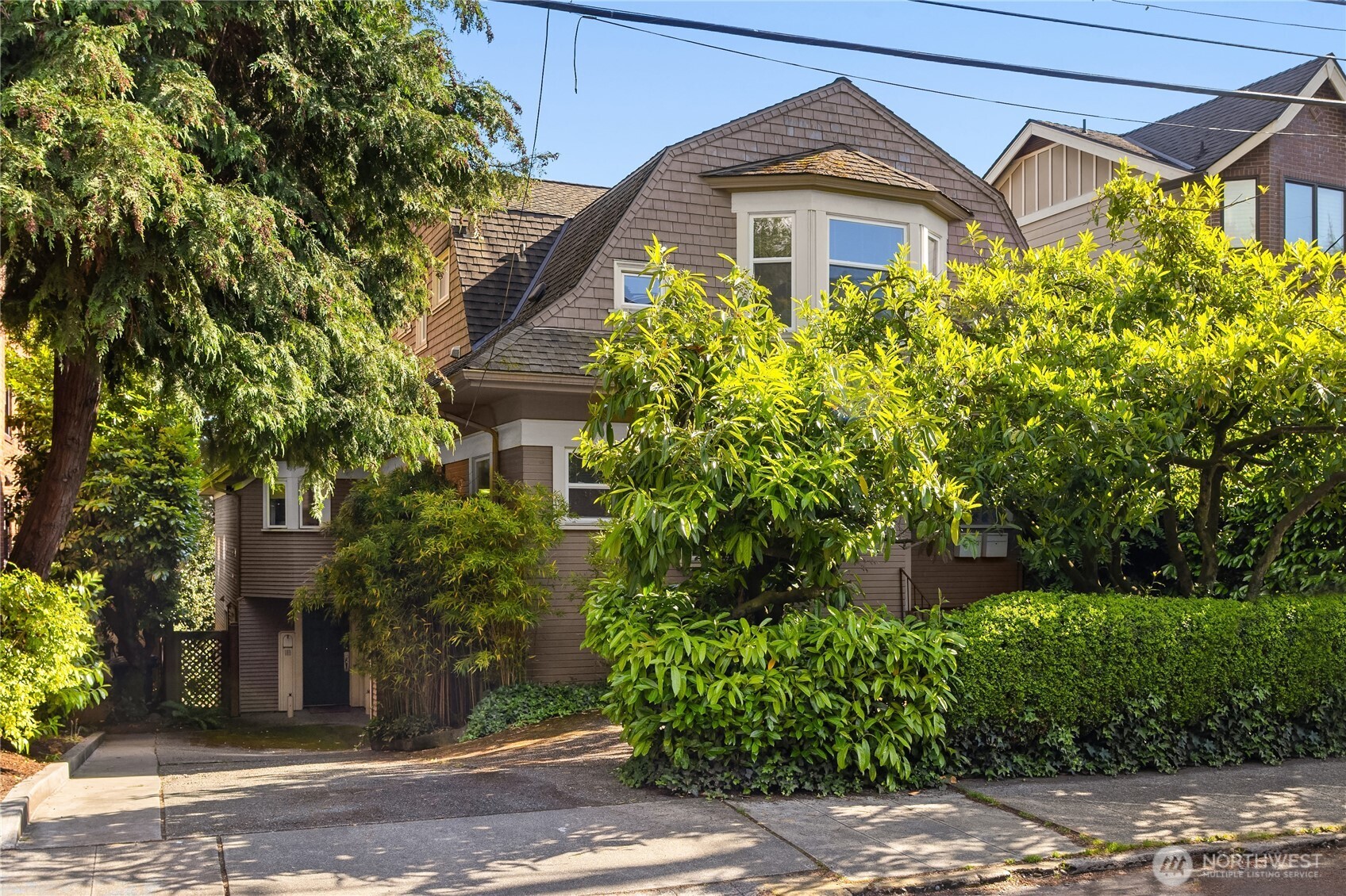 111 W Kinnear Place