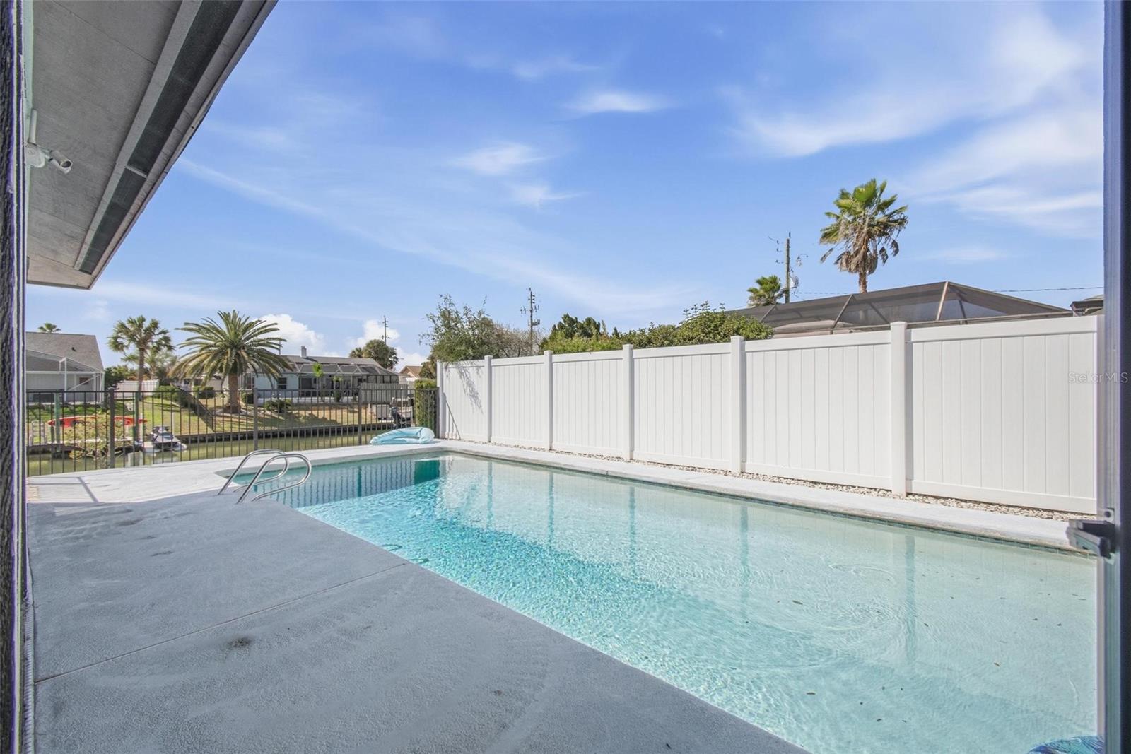 4 Coral Reef Court S