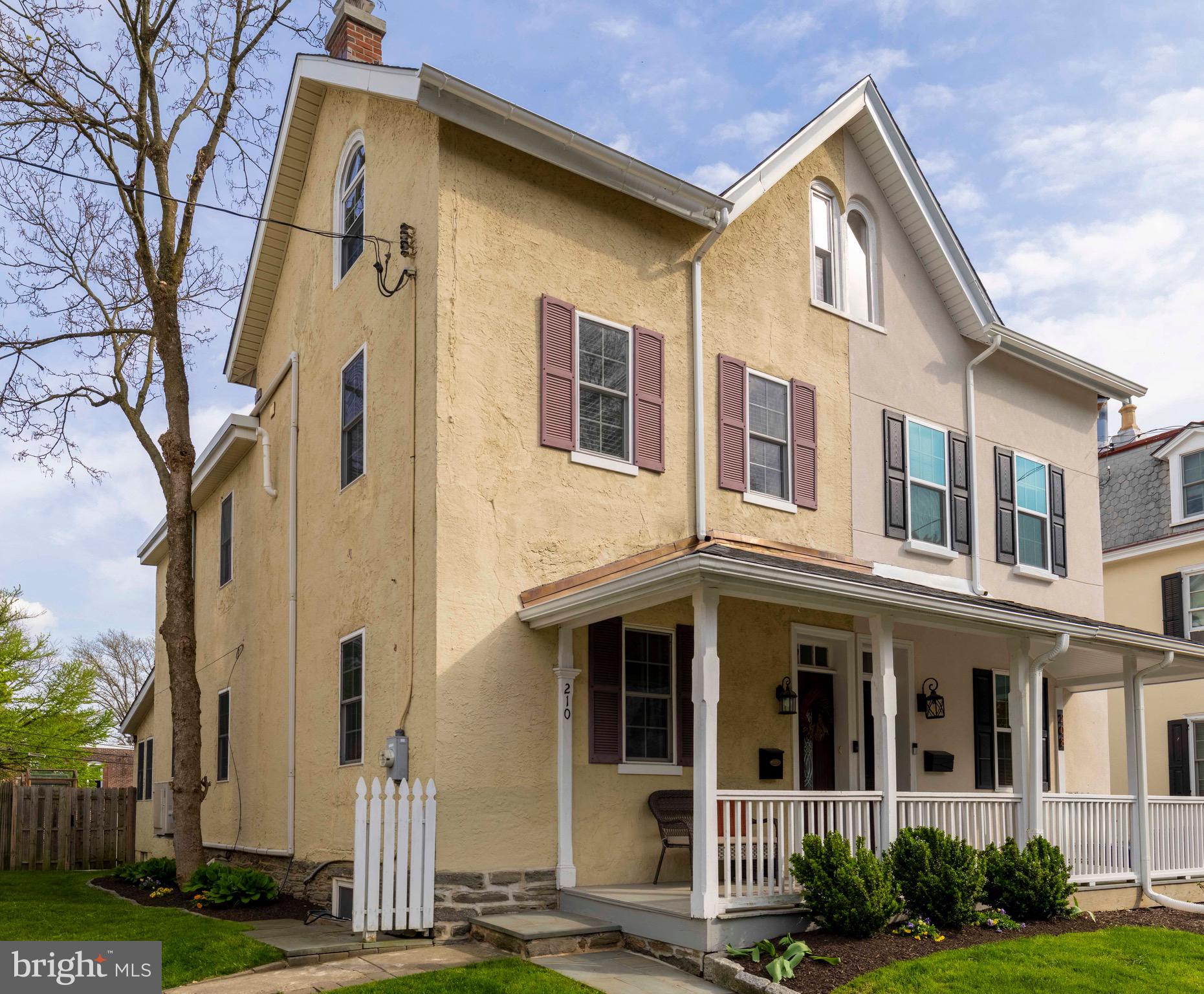 210 E Evergreen Avenue