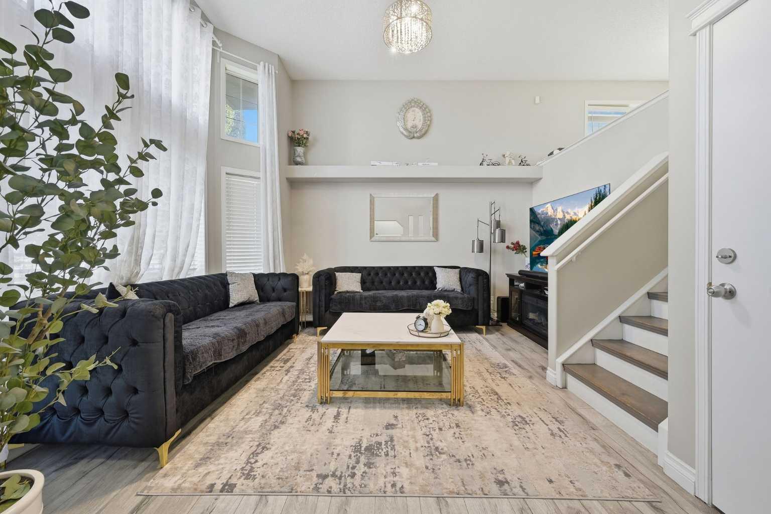 22 Anaheim Bay NE