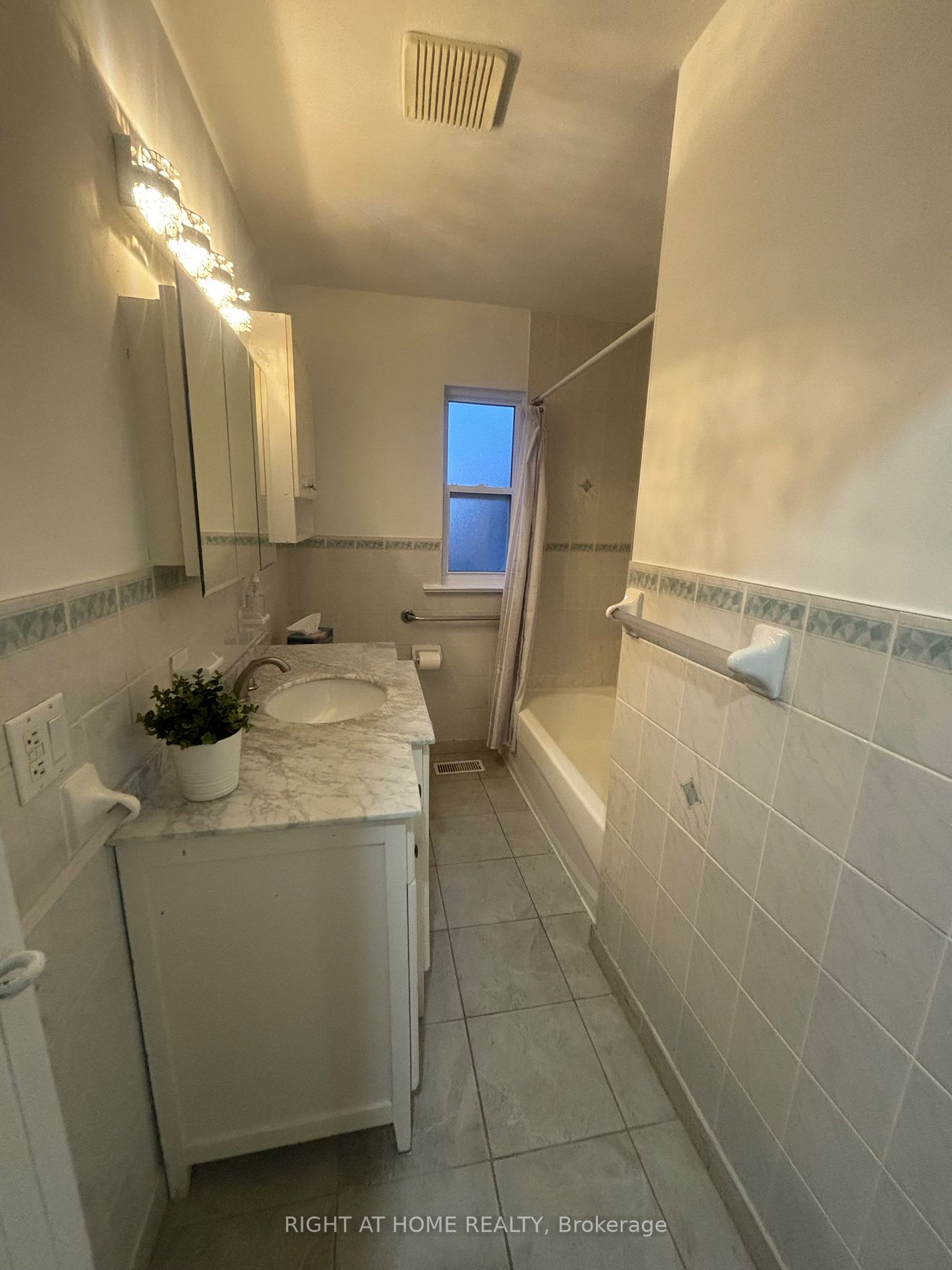 83 Cornwallis Dr