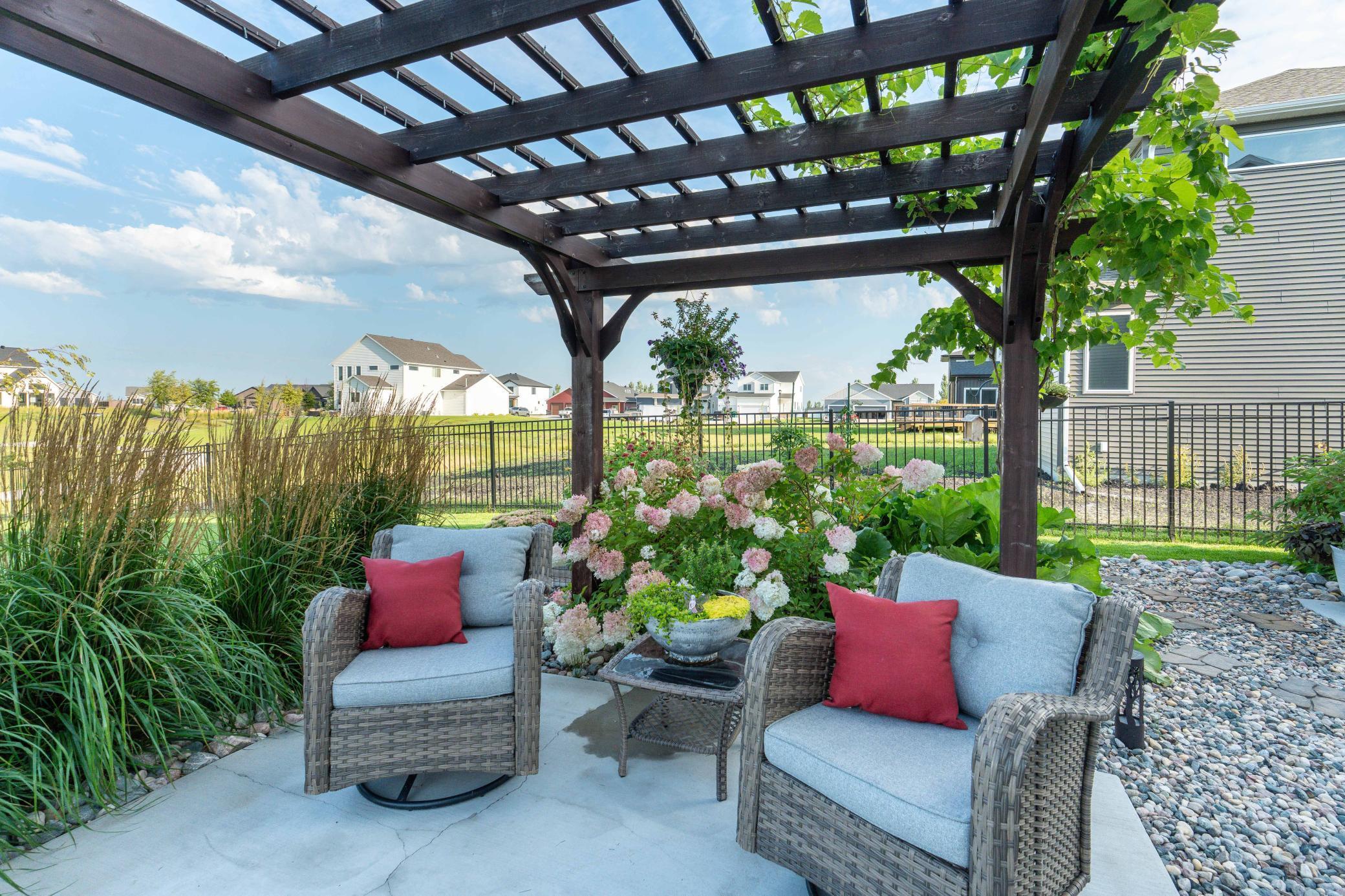 8825 Meadowlark Parkway