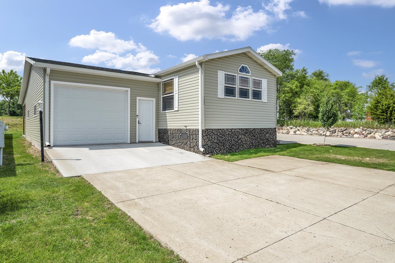 3200 Okoboji Avenue 103