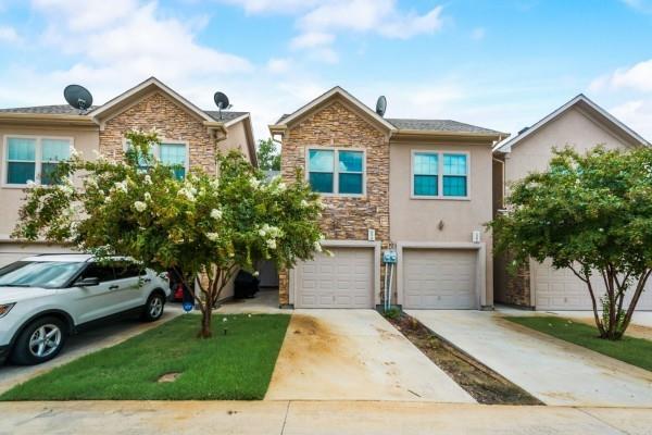 Beautiful two-story townhome in a gated community featuring 3 bedrooms and 2.5 baths. Enjoy a spacious, open floor plan with a modern kitchen perfect for cooking and entertaining. Conveniently located near shopping, dining, and entertainment, this home offers comfort, style, and an unbeatable location.