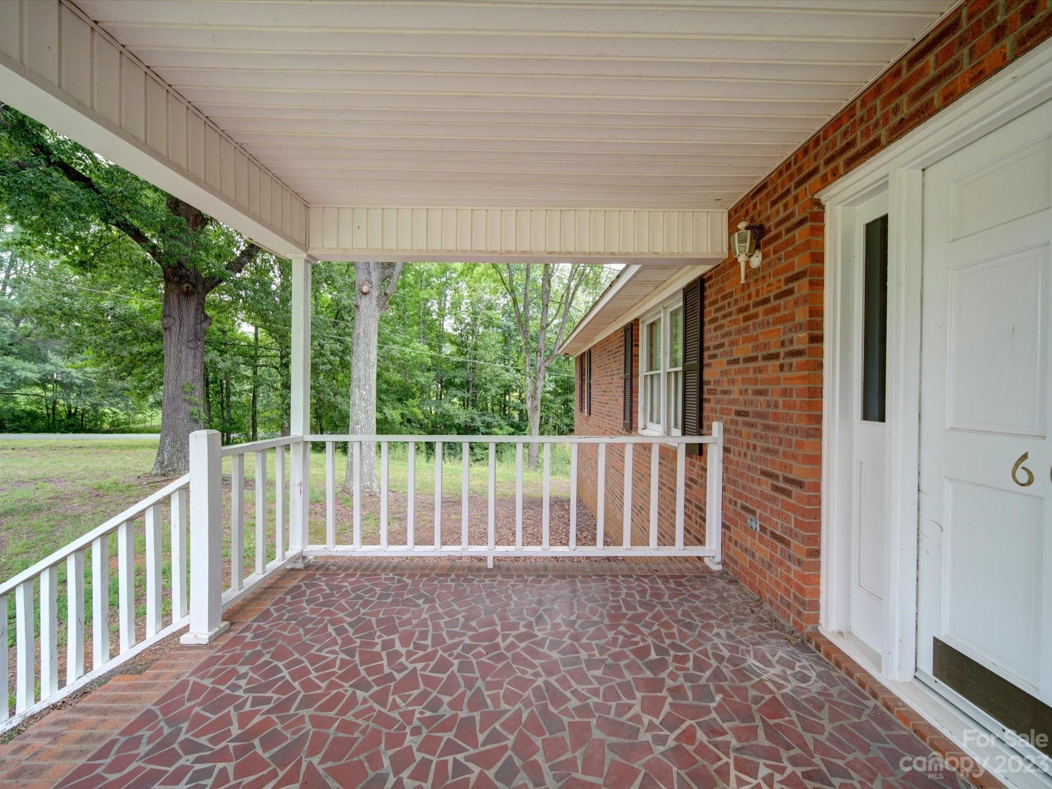605 Heatherwood Drive