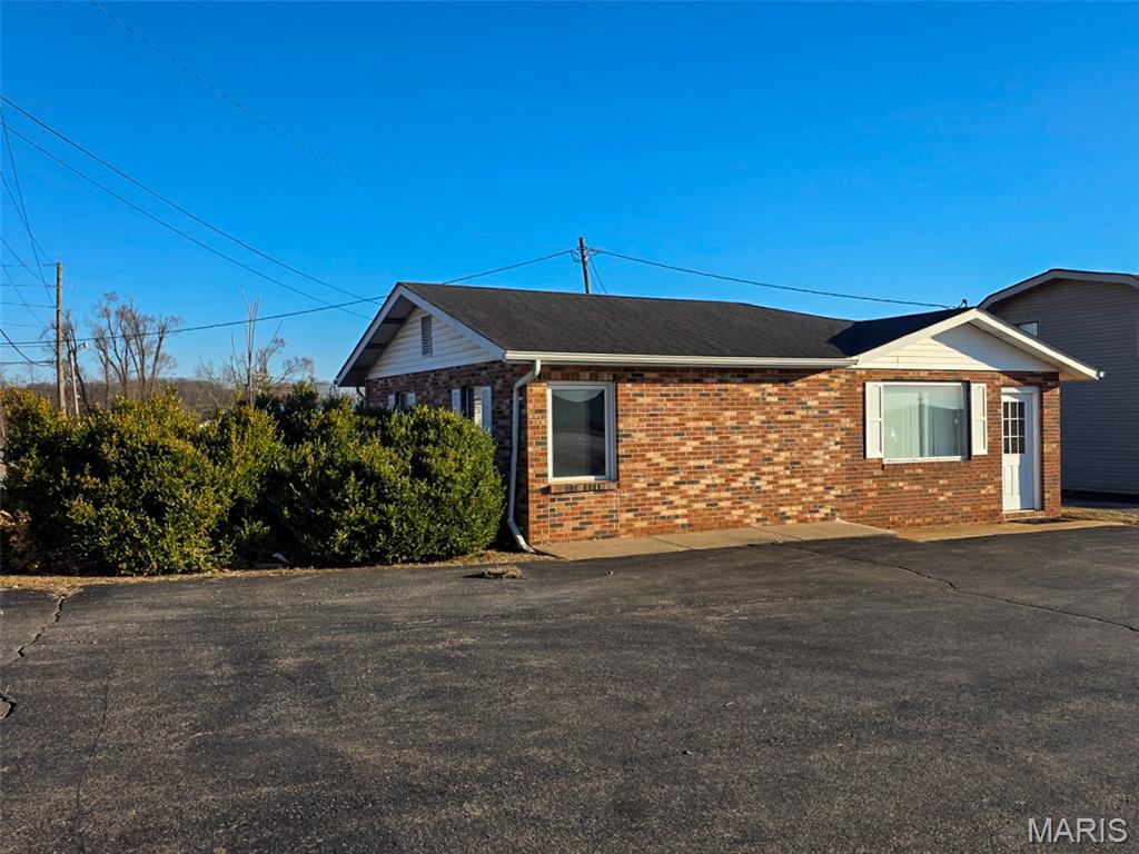 211 Lincoln Drive
